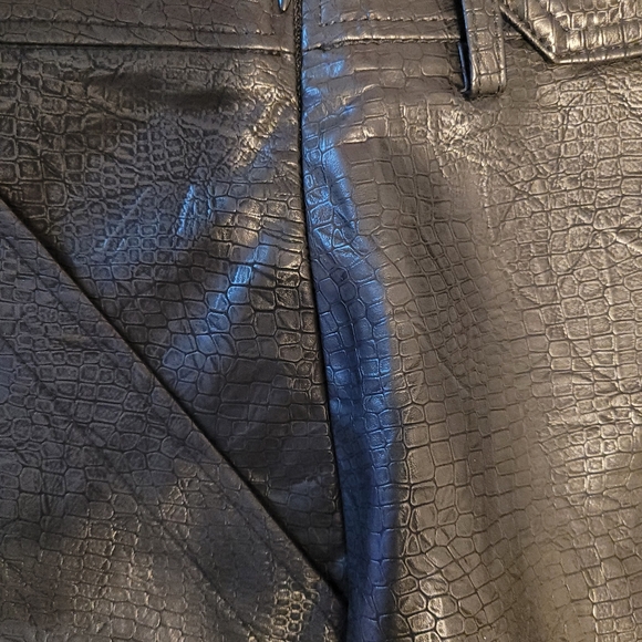 ShineStar Faux Leather Belted Black Mini Skirt Sz M NWOT - Picture 4 of 6